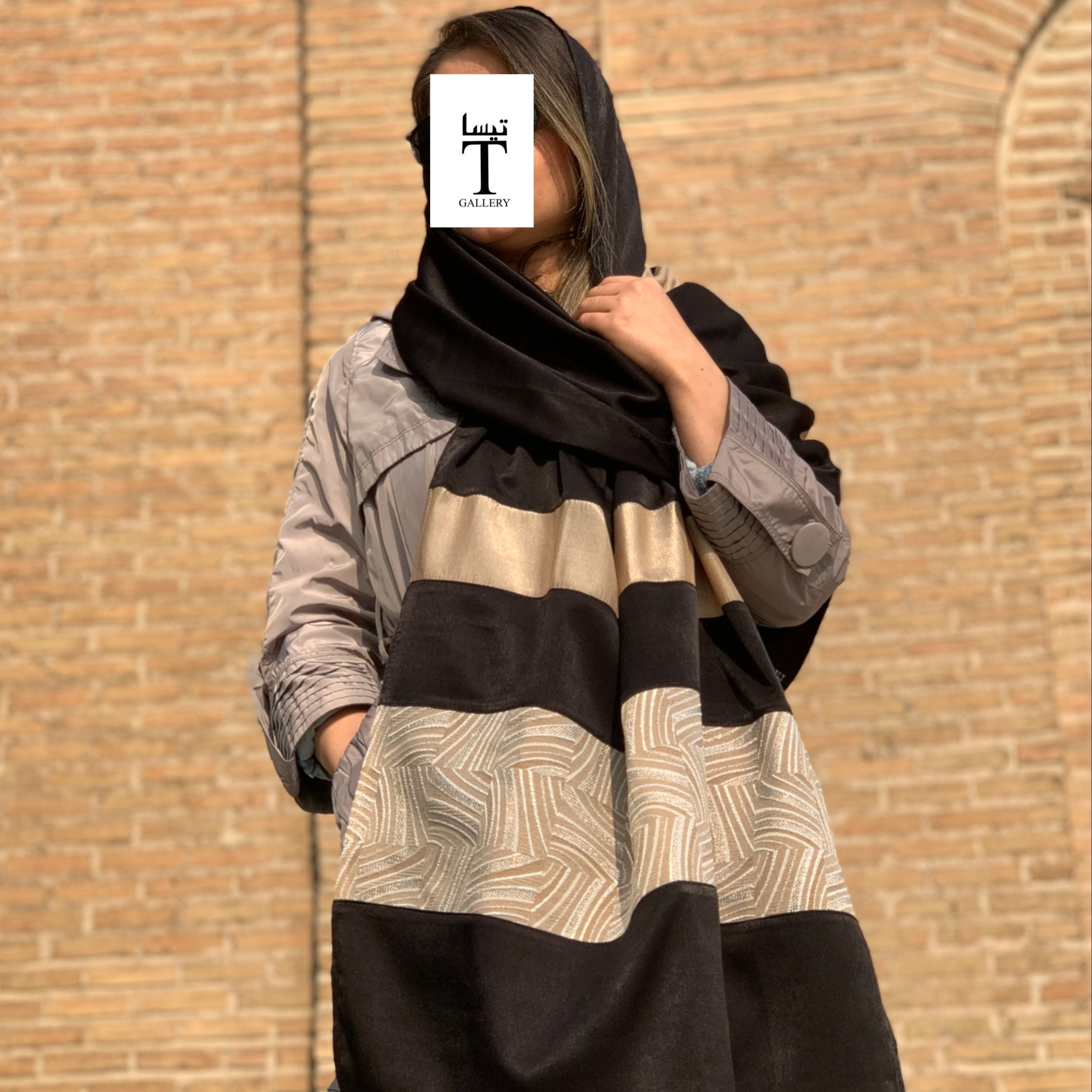 شال ژاگارد کاراملی مشکی
