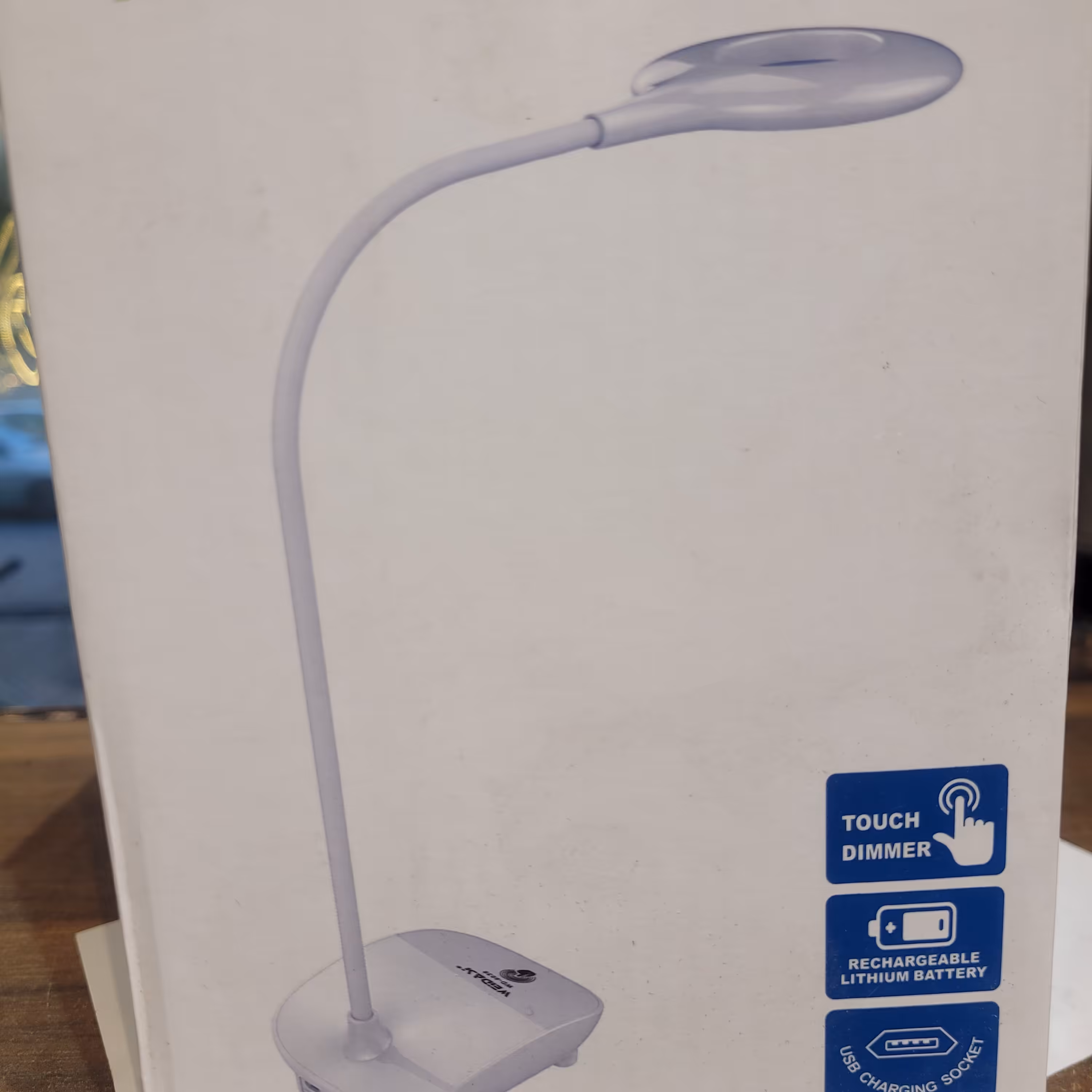 چراغ مطالعه شارژی و لمسی
