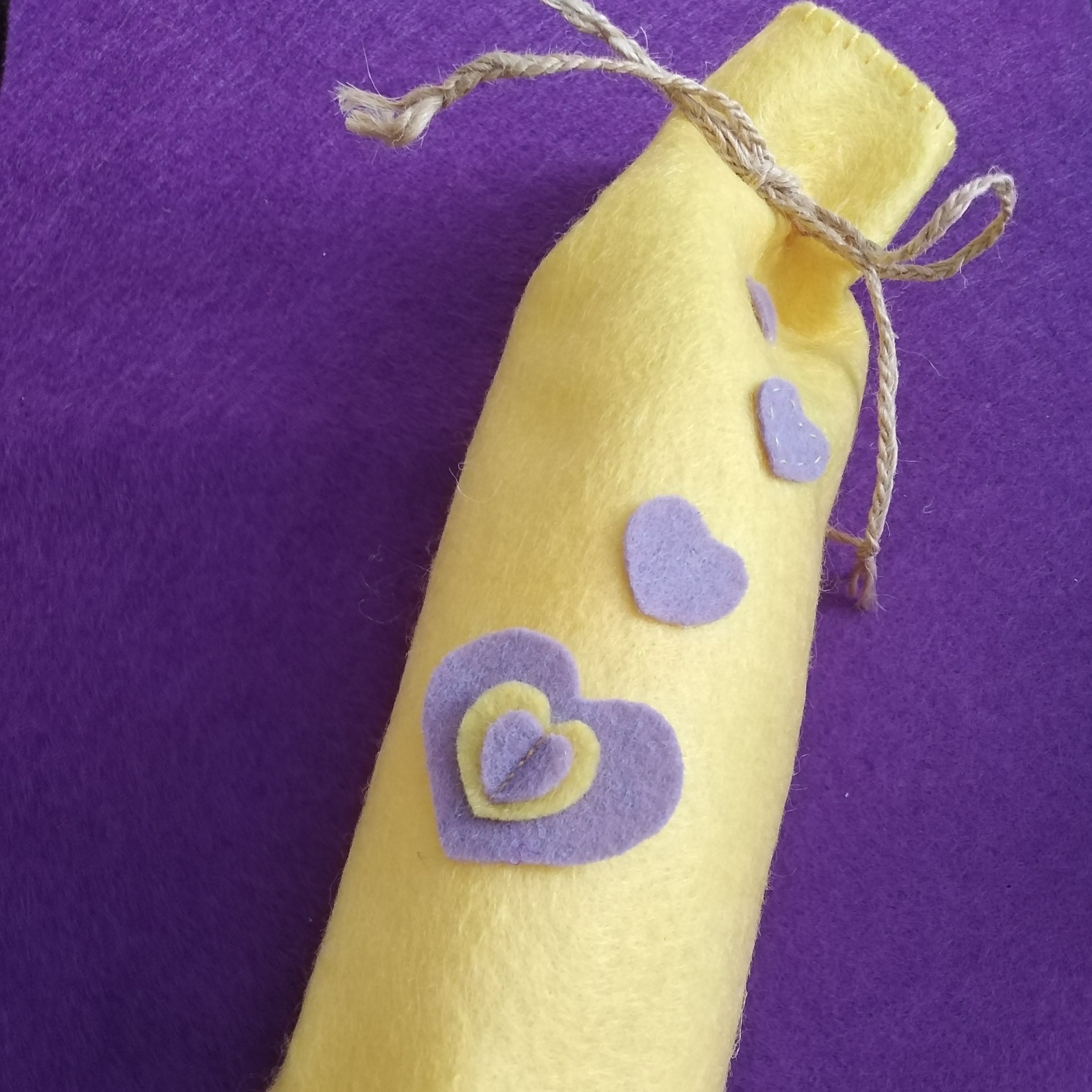 جامدادی نمدی دست دوز زیبا و کاربردی مناسب کودکان در رنگهای شاد و متنوع وبسیار سب