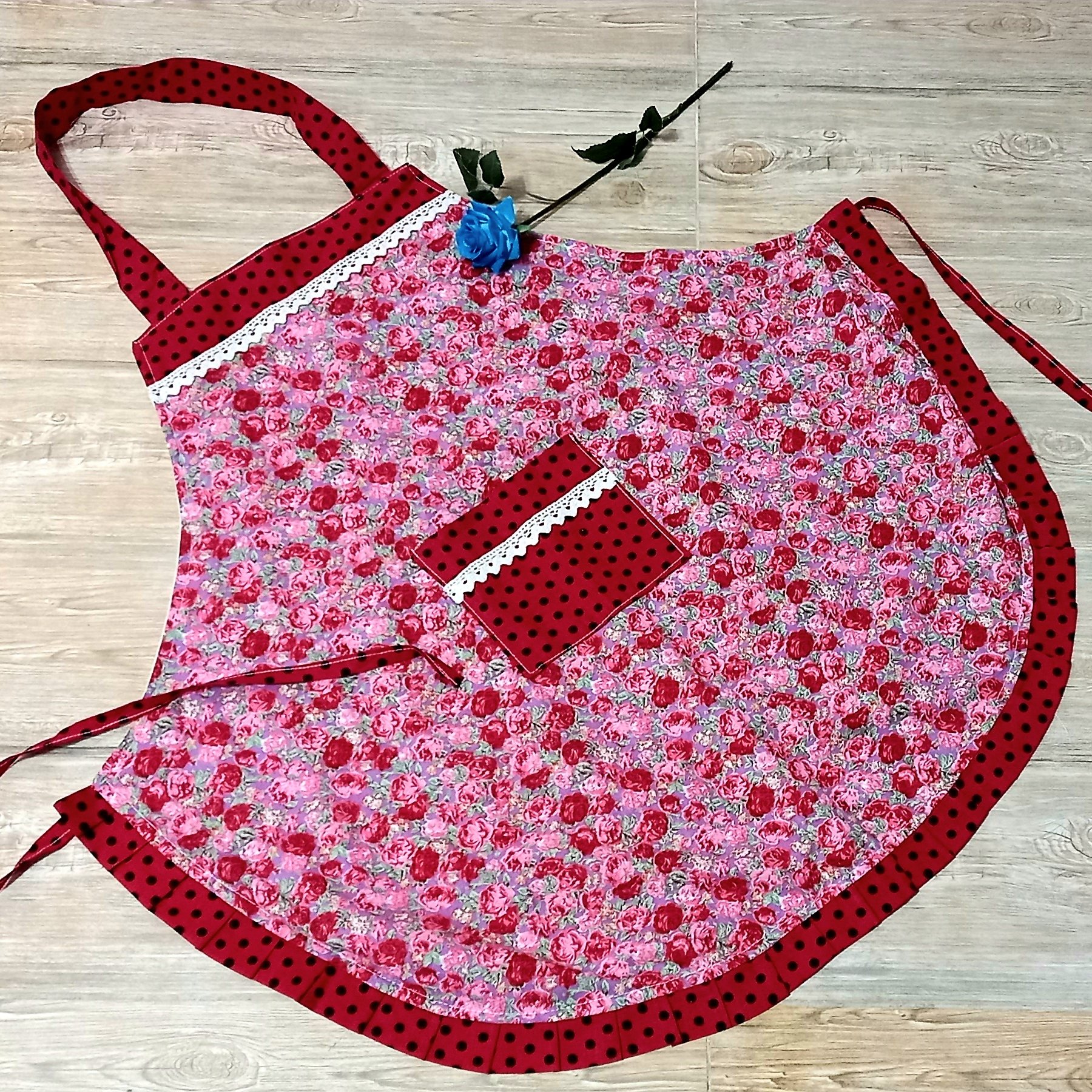 پیشبند نیم کلوش و سه لایه و ضدآب و کارشده خوشگل و دلبر باقیمت عااالی و جنس خوب😍