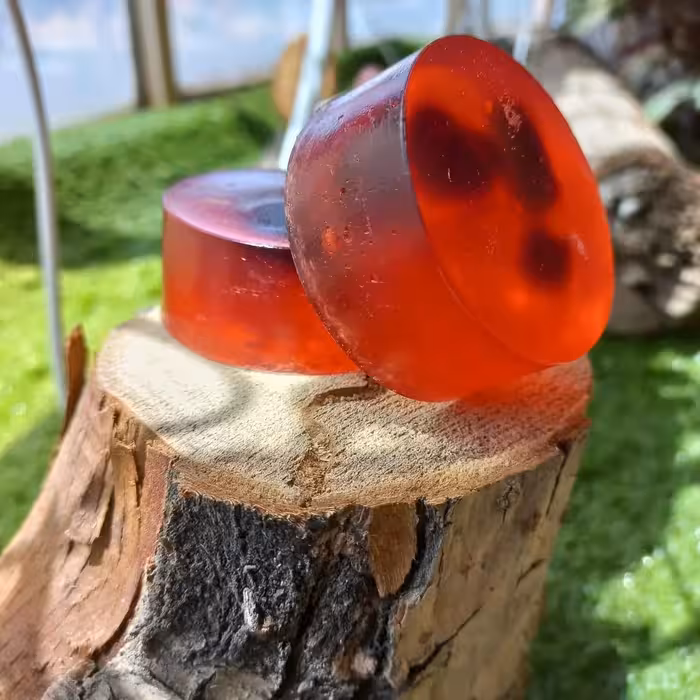 صابون گیاهی دستساز  بابونه آلوورا همراه با هدیه ماسک صورت