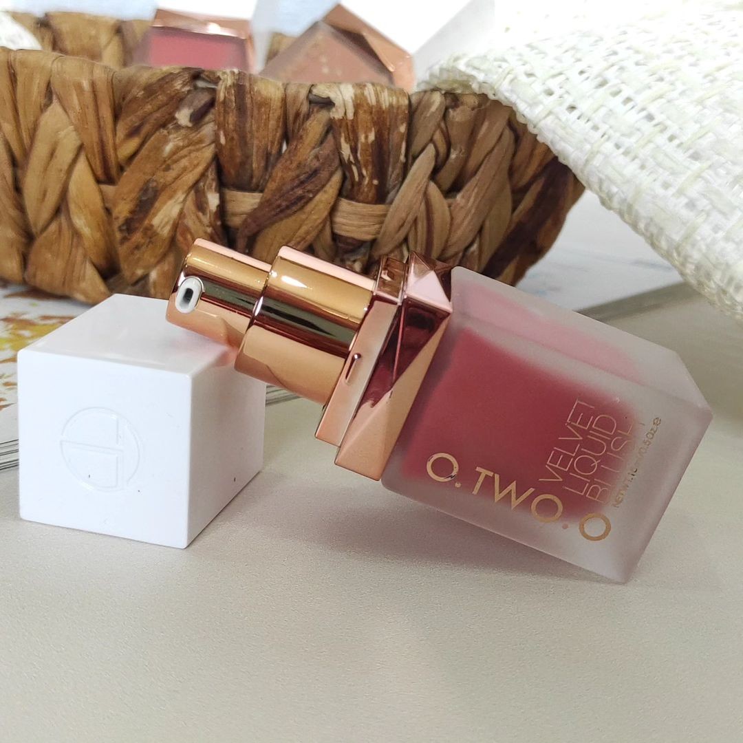 رژگونه مایع  otwoo