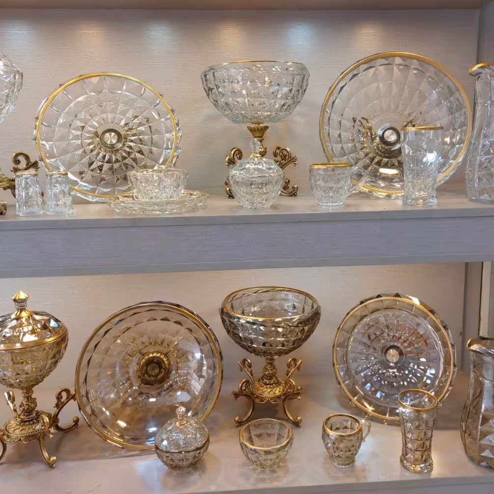 سرویس پذیرایی آکو سفید و شامپاینی لب طلا هزینه ارسال به عهده مشتری محترم 