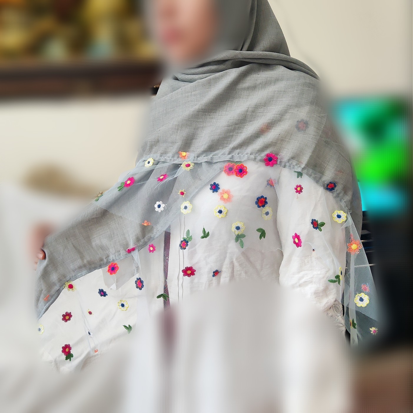 روسری وال نخ حاشیه تور شکوفه گلدوزی رنگ طوسی روشن با ارسال رایگان