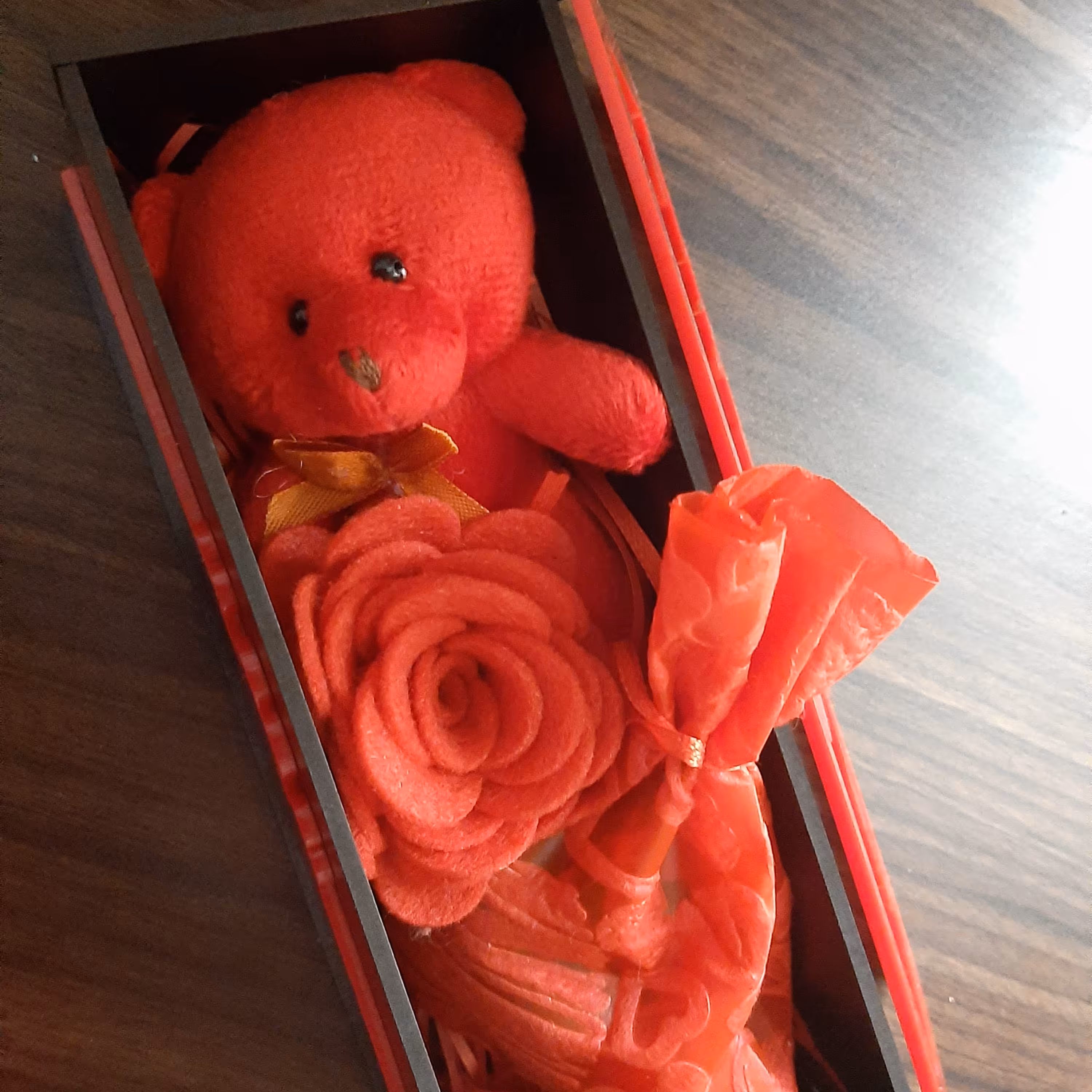 حعبه چوبی هدیه لاو