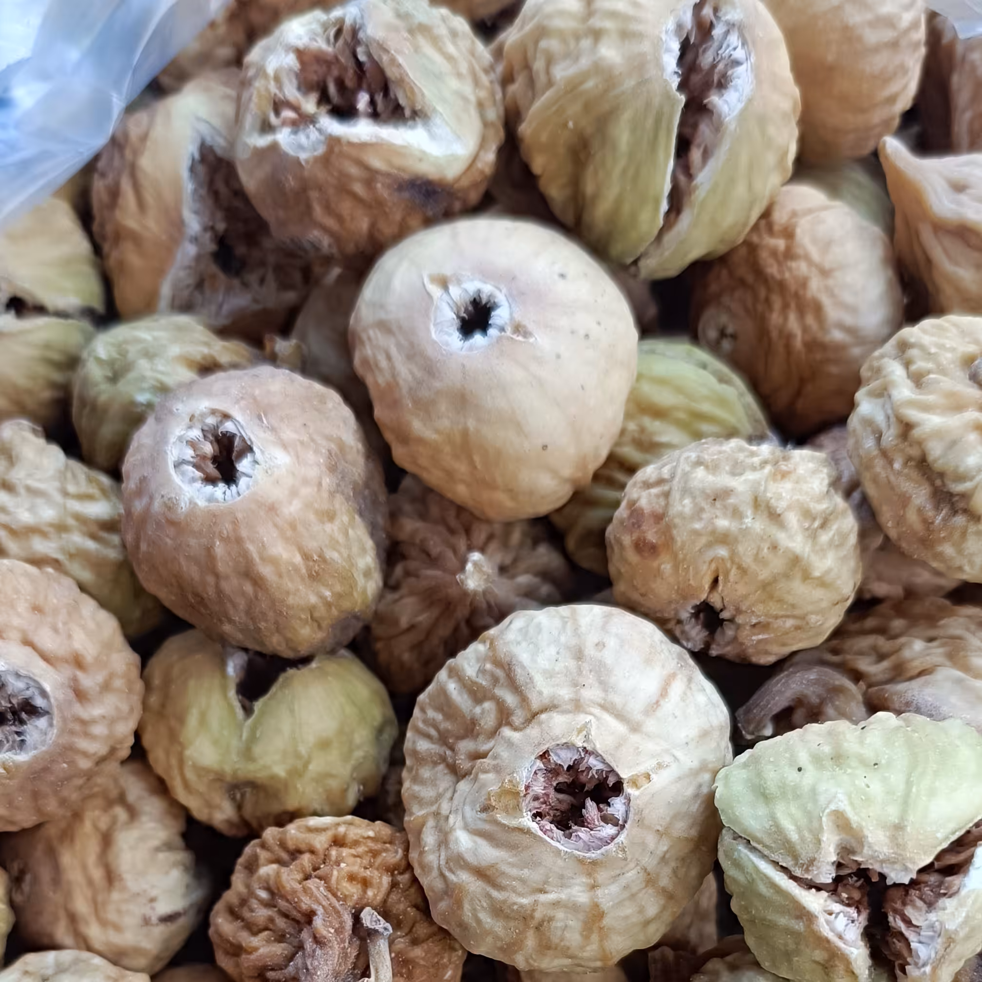 انجیر خشک سوپر ممتاز نیم کیلویی 215