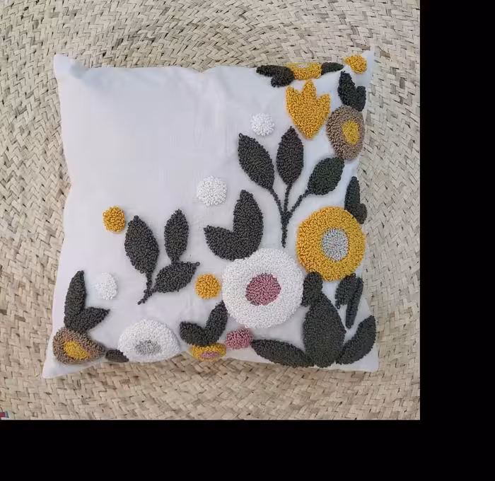 کوسن پانچدوزی با پارچه الیاف طبیعی