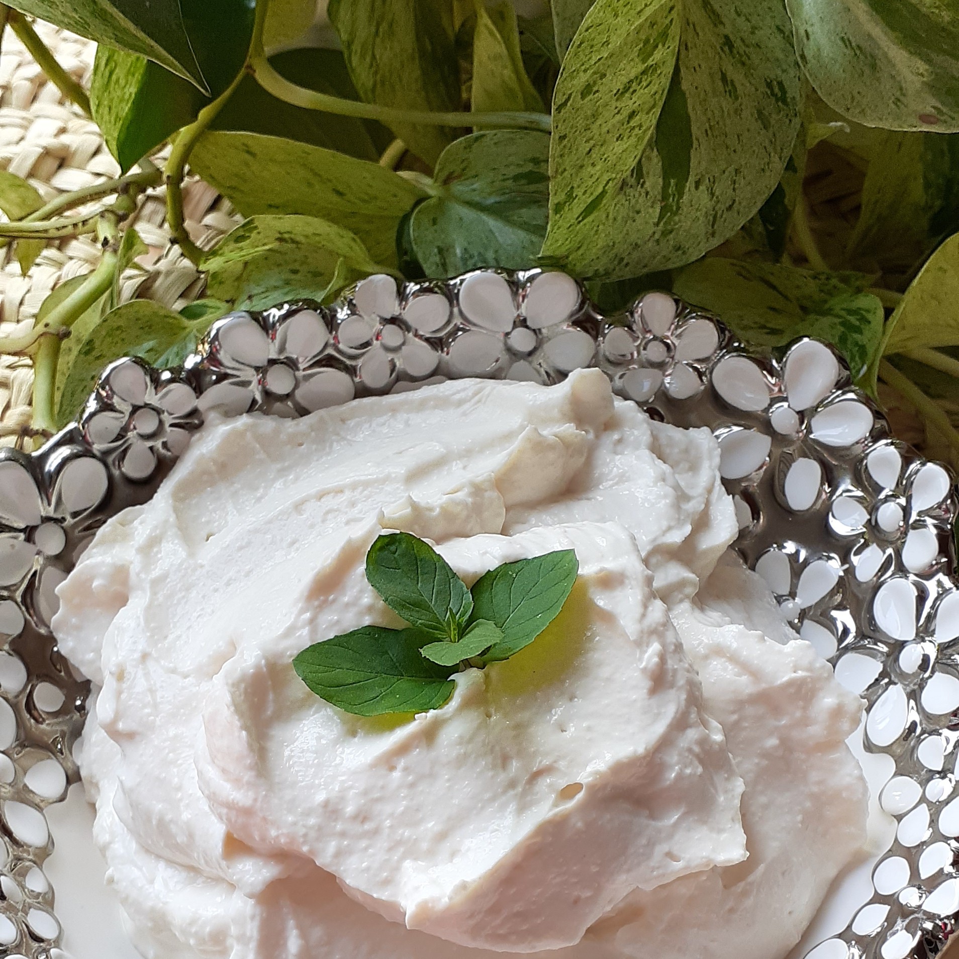 ماست چکیده محلی
