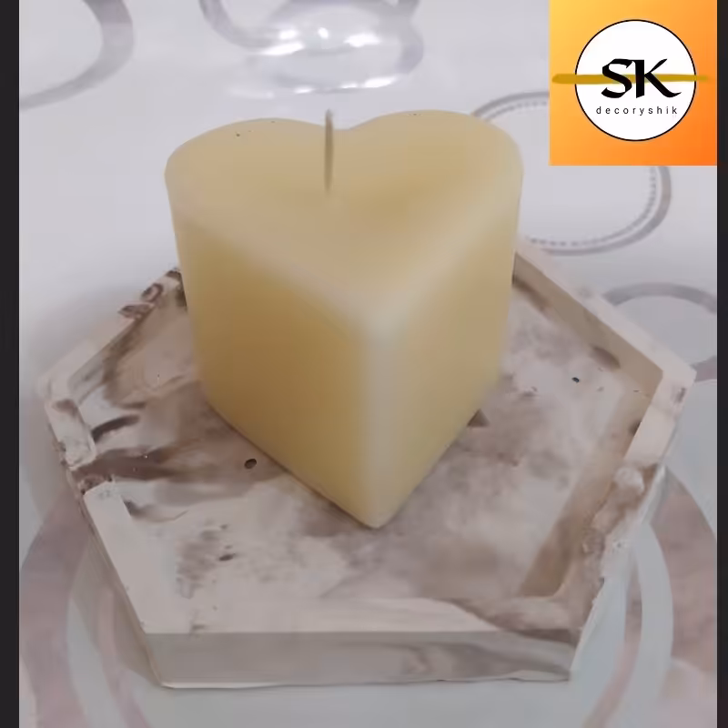 شمع طرح قلبی شکیل ( بدون زیر لیوانی) مناسب هدیه و دکور منزل
