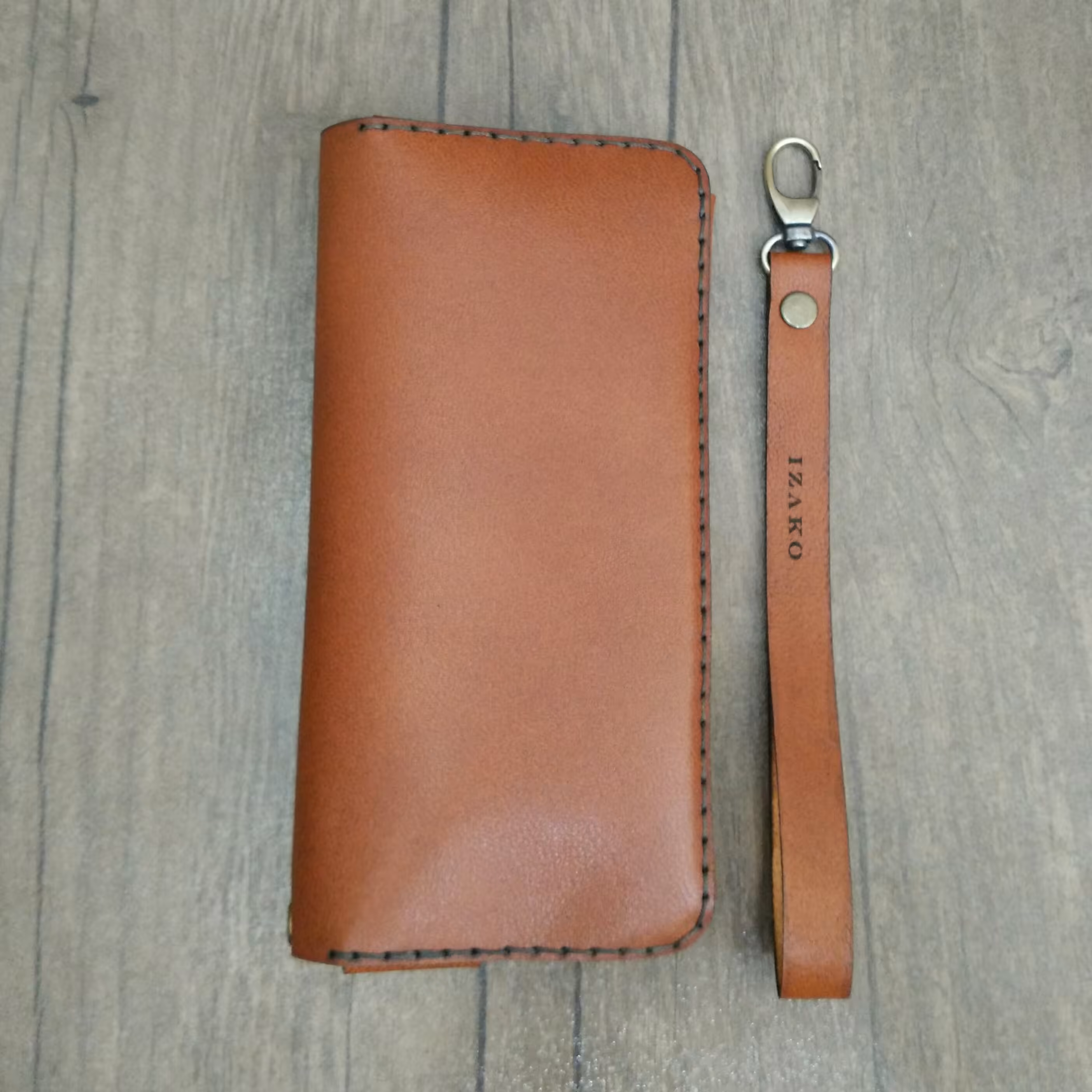 کیف موبایل پول چرمی دستدوز عسلی ایزاکو بهترین قیمت ارسال رایگان 