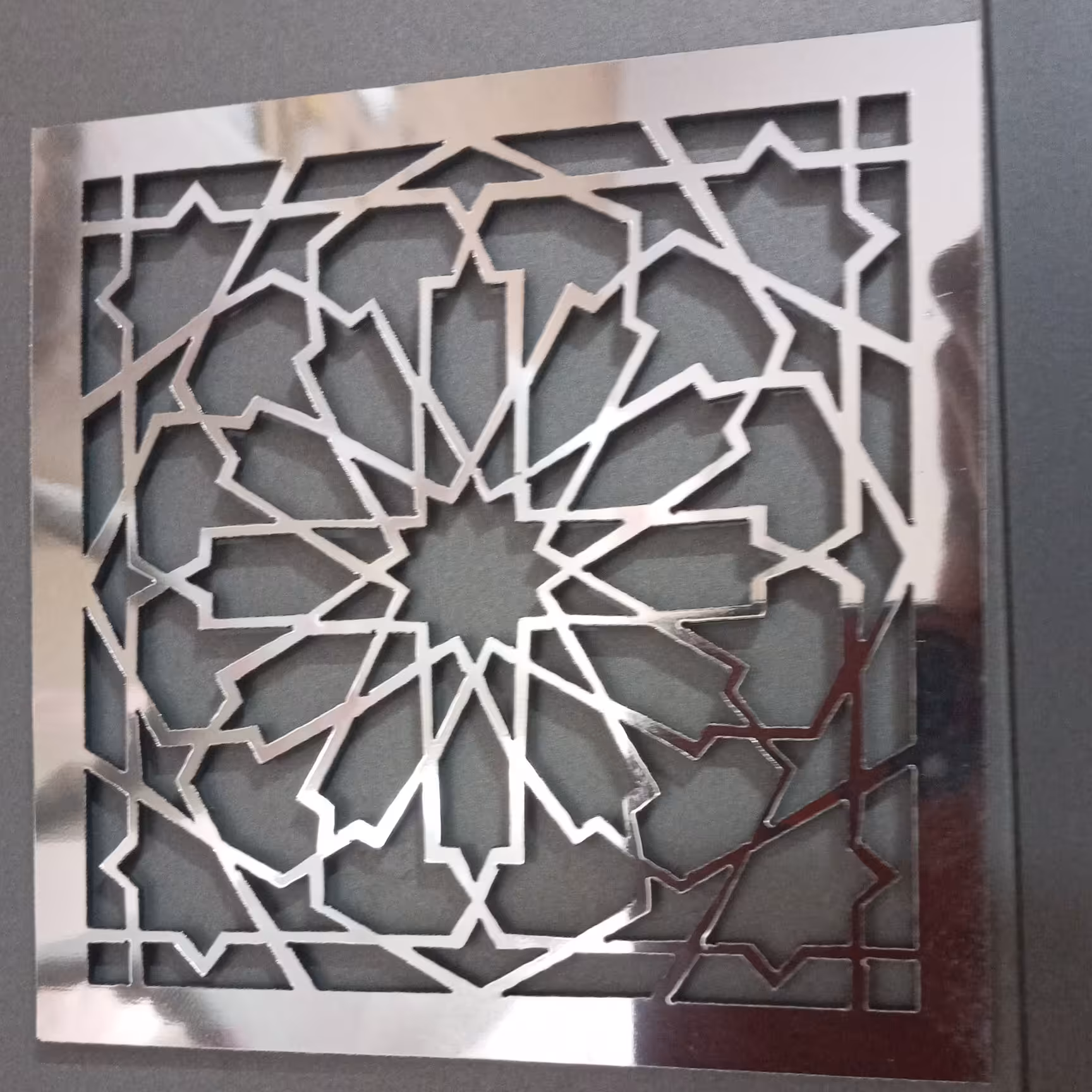 آینه دکوراتیو مولتی استایل، طرح سنتی  شمسه، بسته 6 عددی ابعاد هر مربع 15 در 15 ،رنگ نقره ای