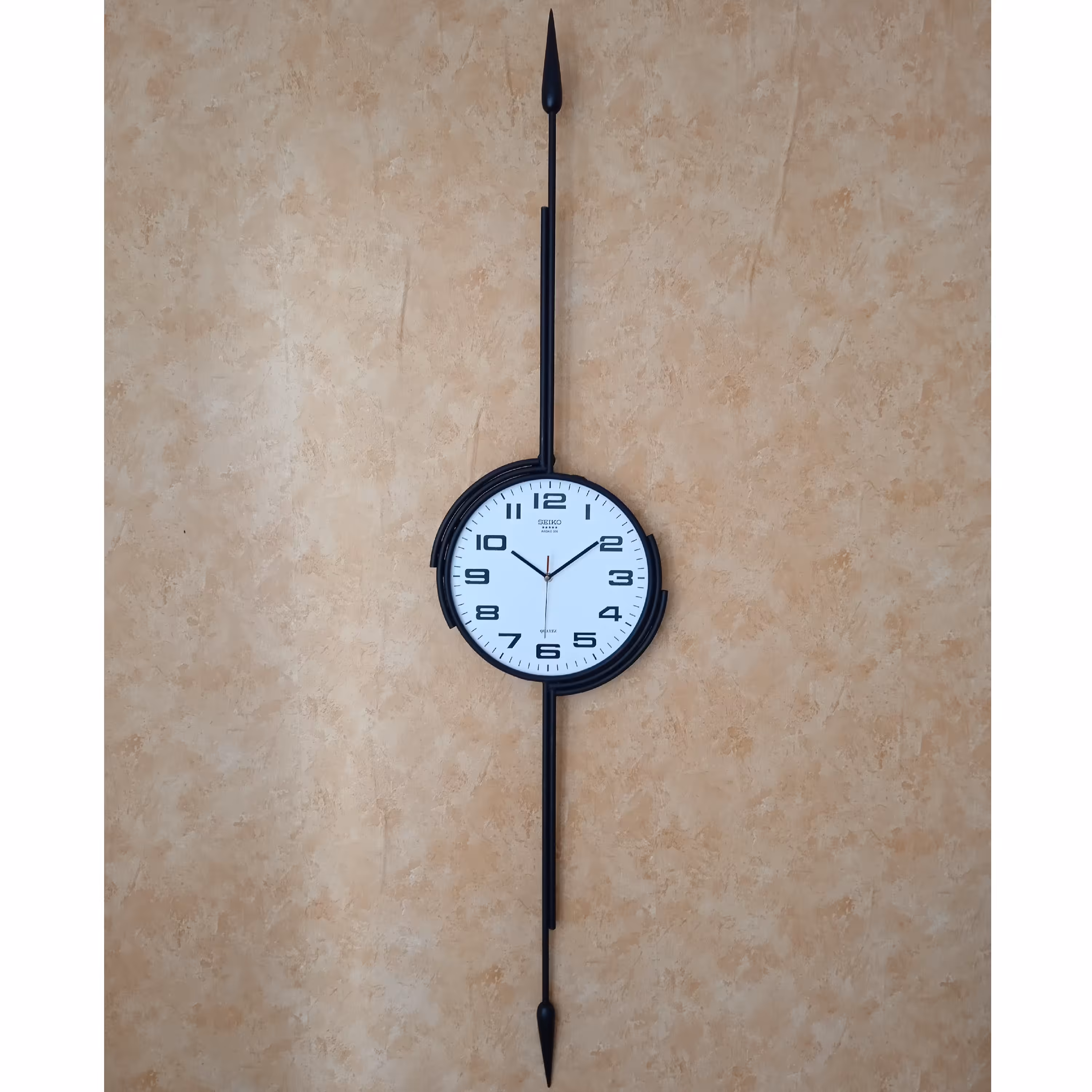 ساعت دیواری نیزه ای