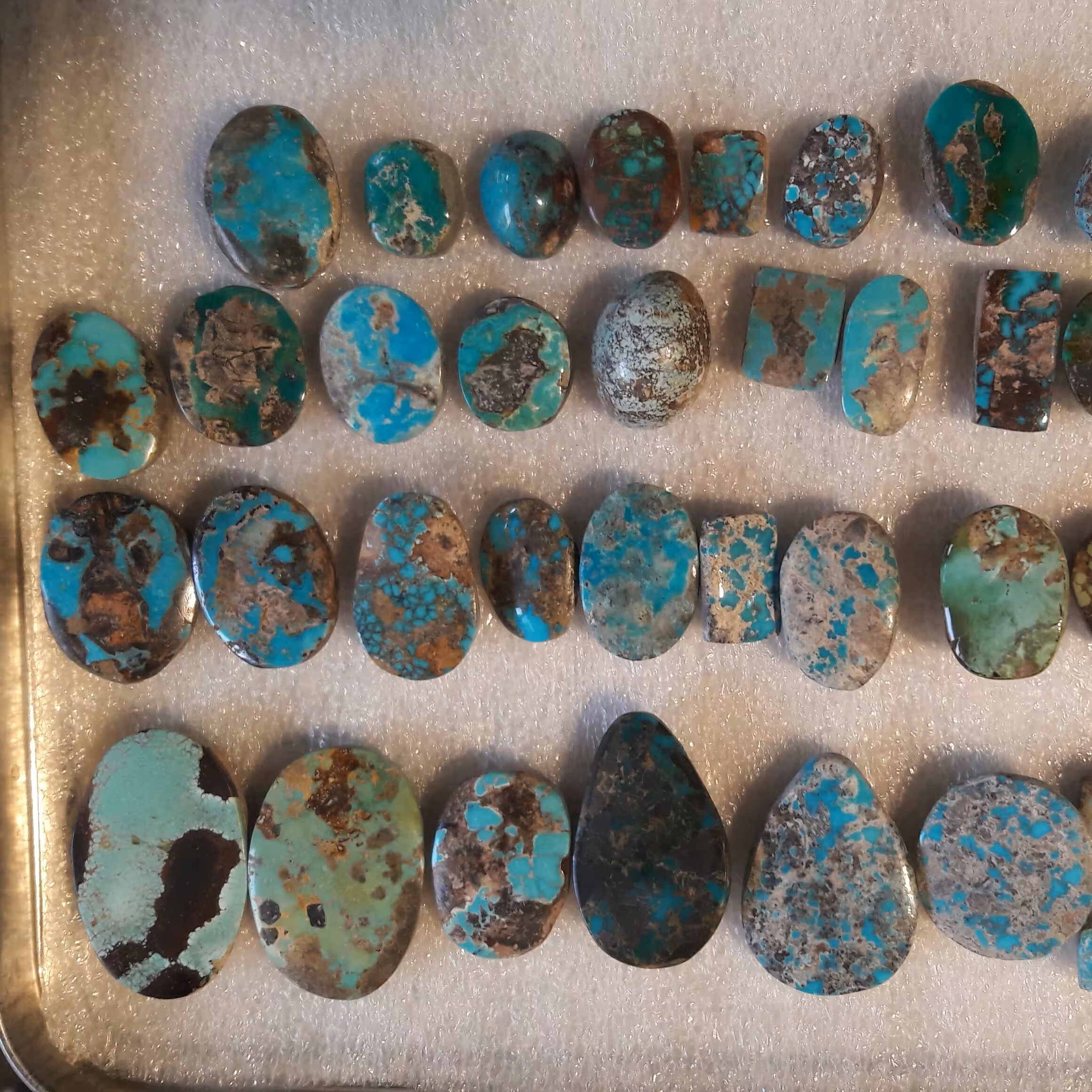 حراج فیروزه نیشابور100 گرم حدود40 عددنگین درشت باب سوار سایز30میل تا10میل اصل طبیعی و بدون بهسازی