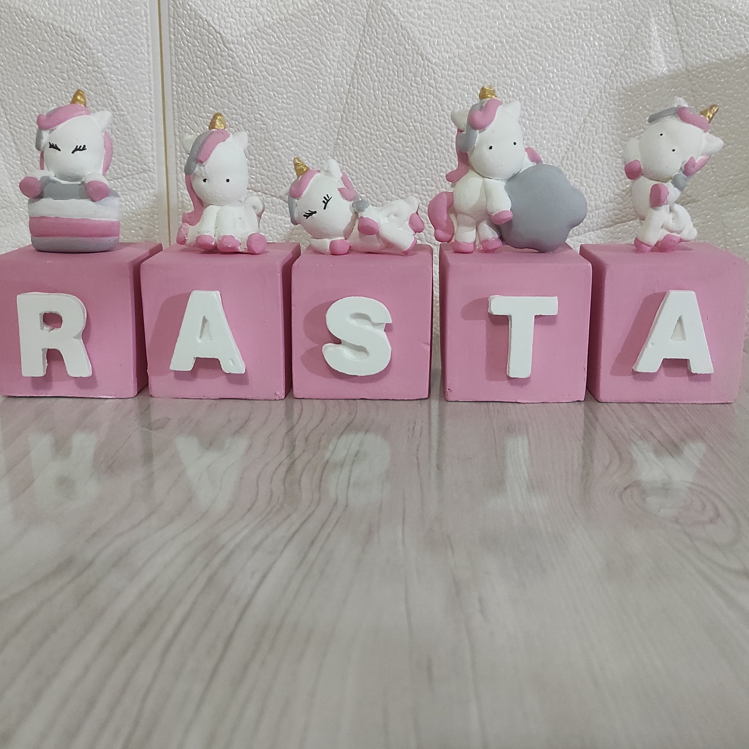 استند مکعبی یونیکورنی