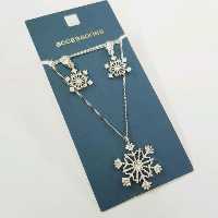 نیم ست نقره ای گردنبند و گوشواره آویز دونه برف نگین دار