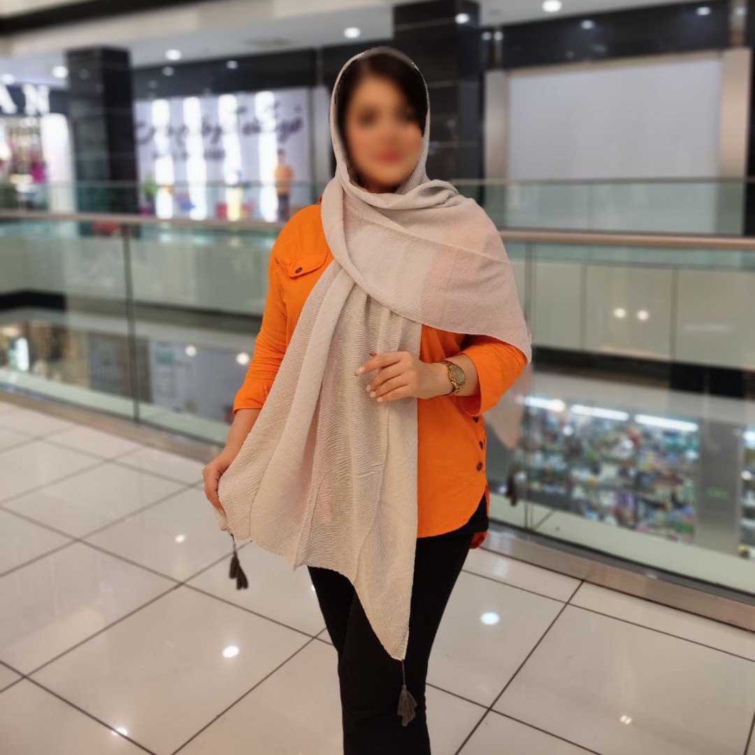 شال پلیسه سوپرنخ منگوله دار پارچه وارداتی رنگ کتانی  ارسال رایگان