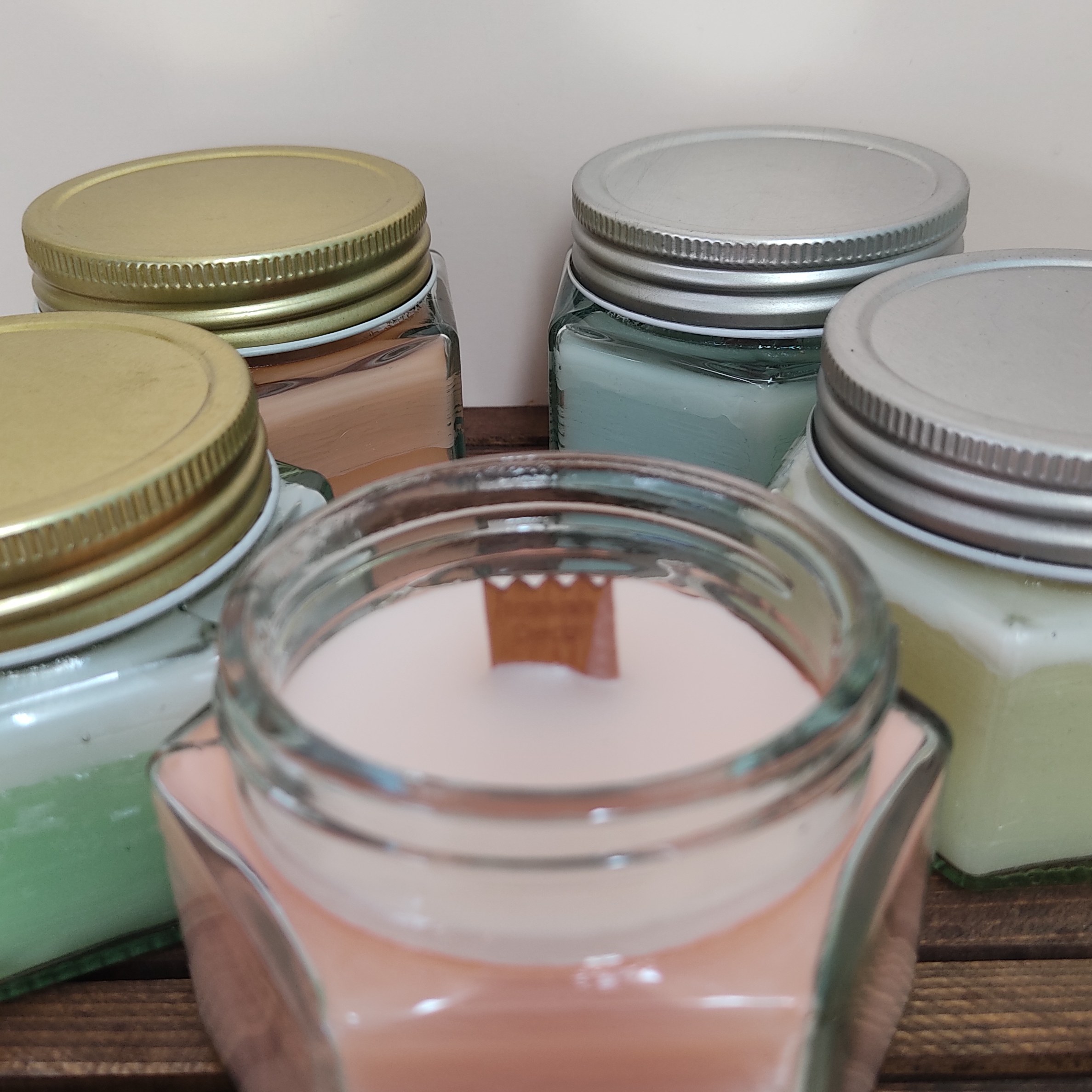 شمع شش ضلعی با فتیله چوبی