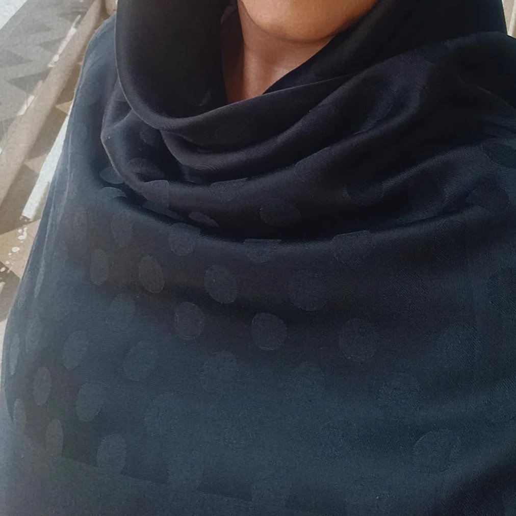 روسری مشکی بلند