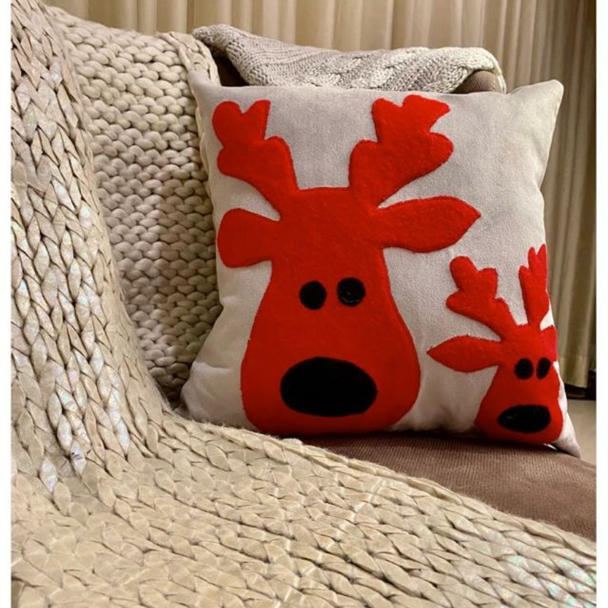 کوسن تیکه دوزی شده