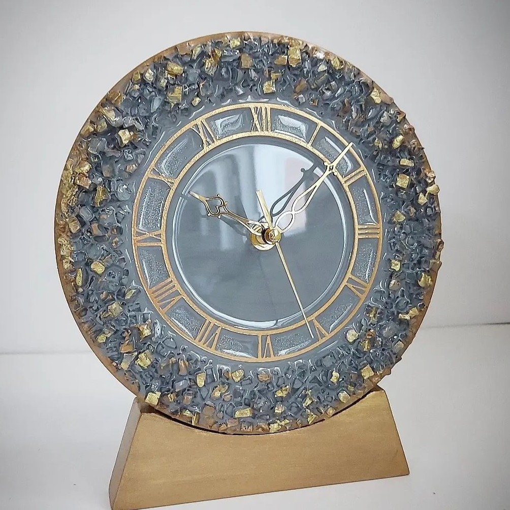 ساعت رومیزی رزین