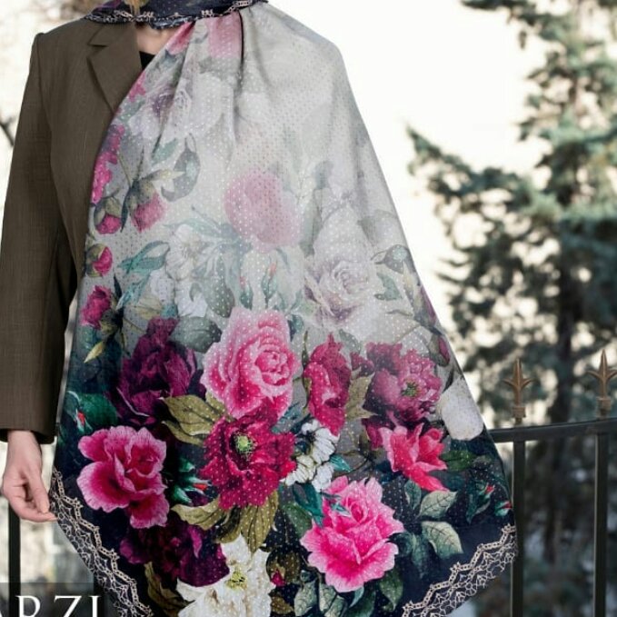 روسری گل دار زیبا