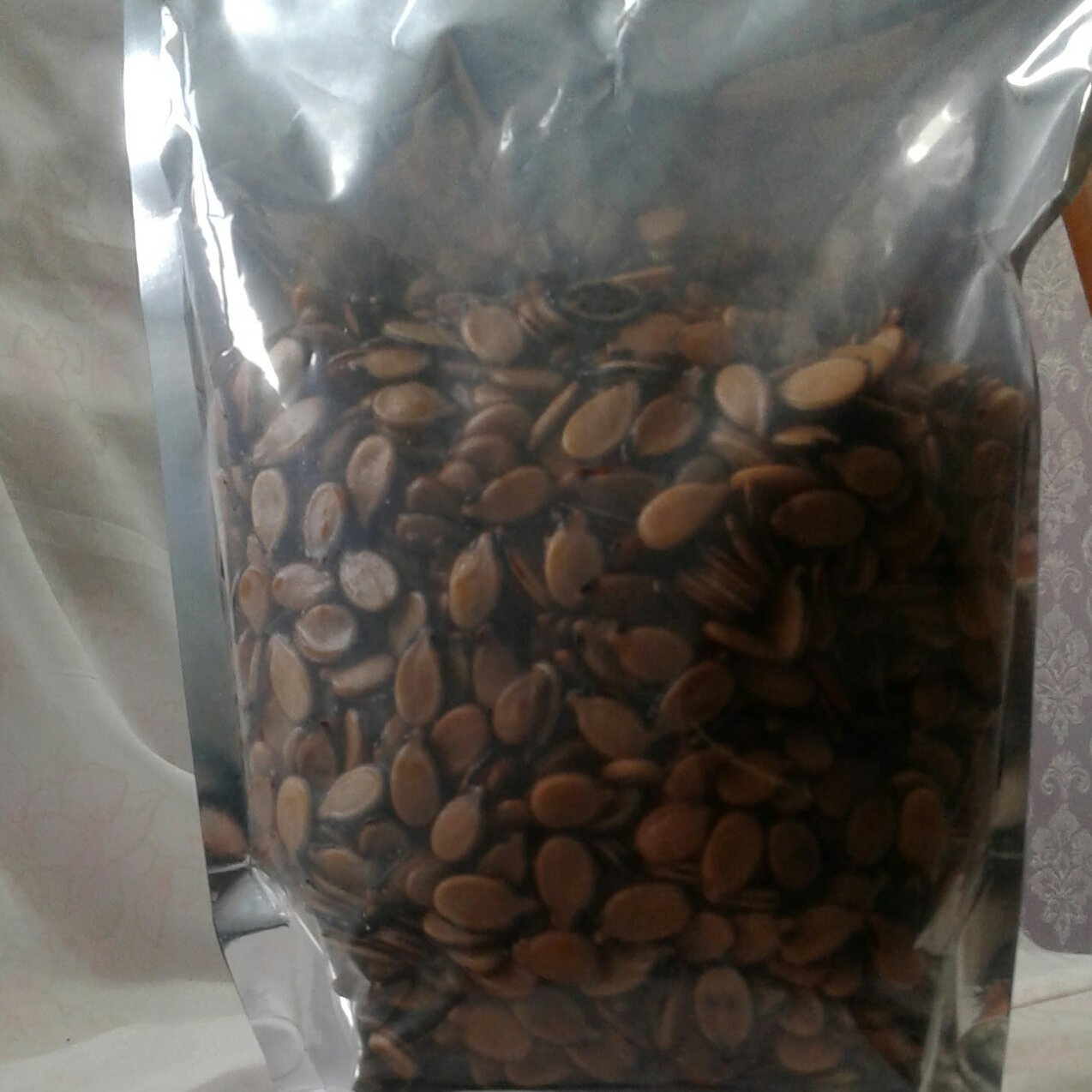 تخمه هندوانه شور خیس (1000گرمی)