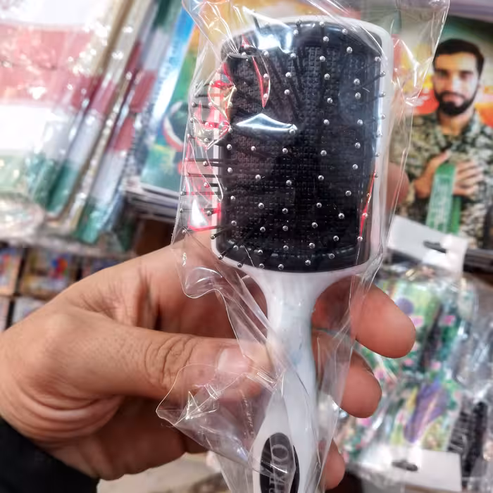 شانه کوچک کودکانه طرح حجاب(قبل از سفارش موجودی بگیرید)