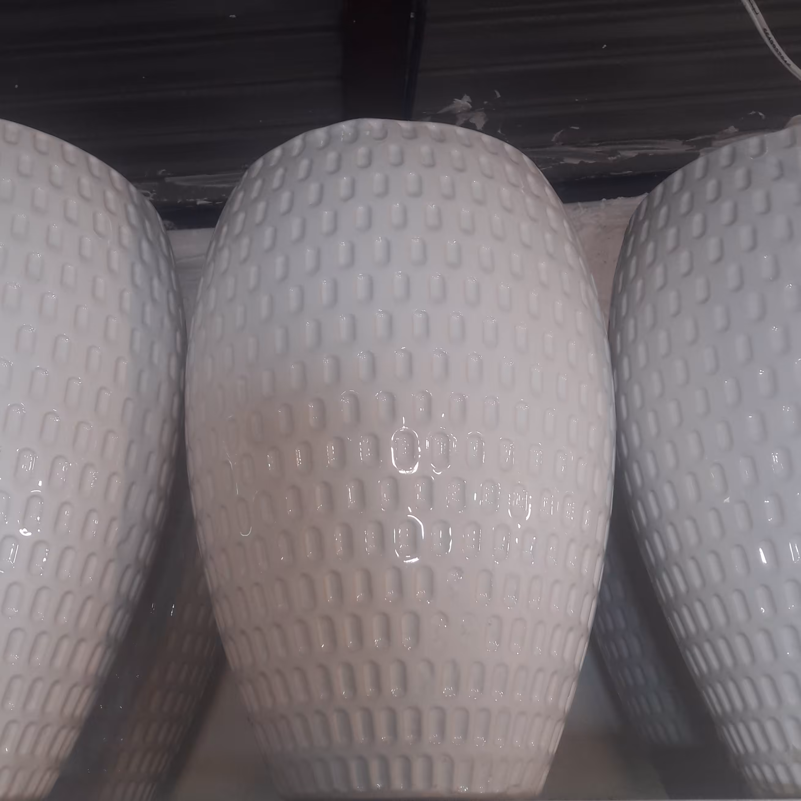 گلدان سرامیک سایز بزرگ مناسب گلهای آپارتمانی طرح زنبوری