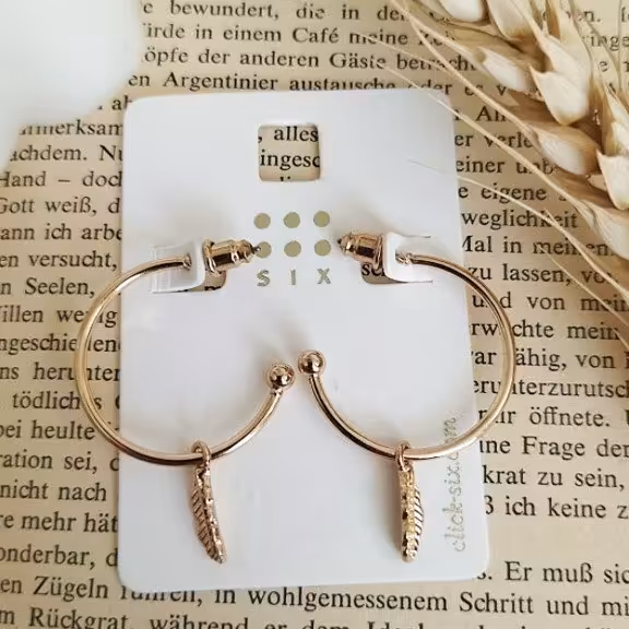 گوشواره حلقه ای با آویز بزگ طلایی 