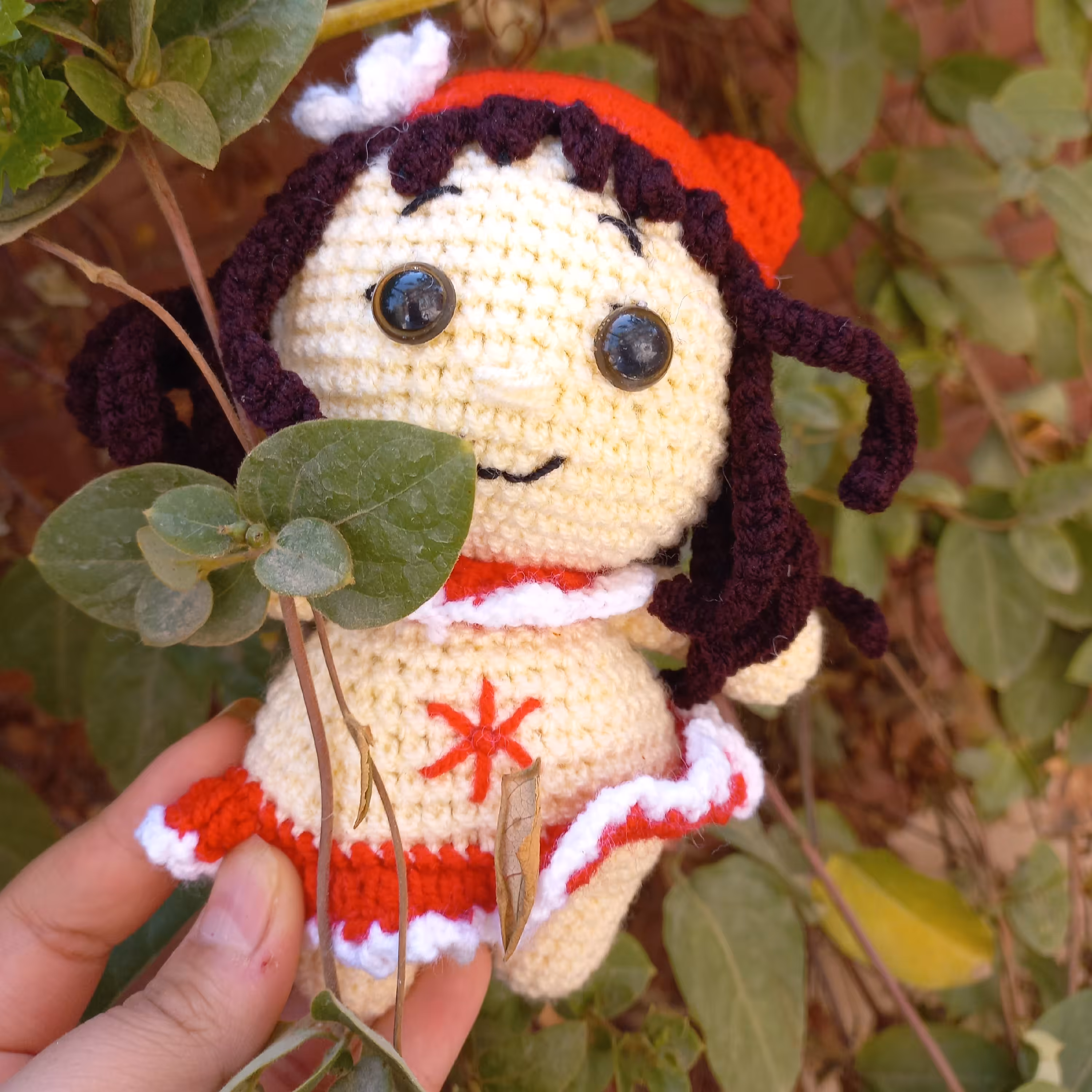 دختر گیلاسی👧🏻🍒بافته شده با نخ اکریل بافت  قد:22