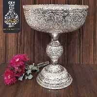 کاسه میوه خوری کعب دار دهنه 31 دستساز قلمزنی گل و طاووس اعلاء سفید طرح نقره