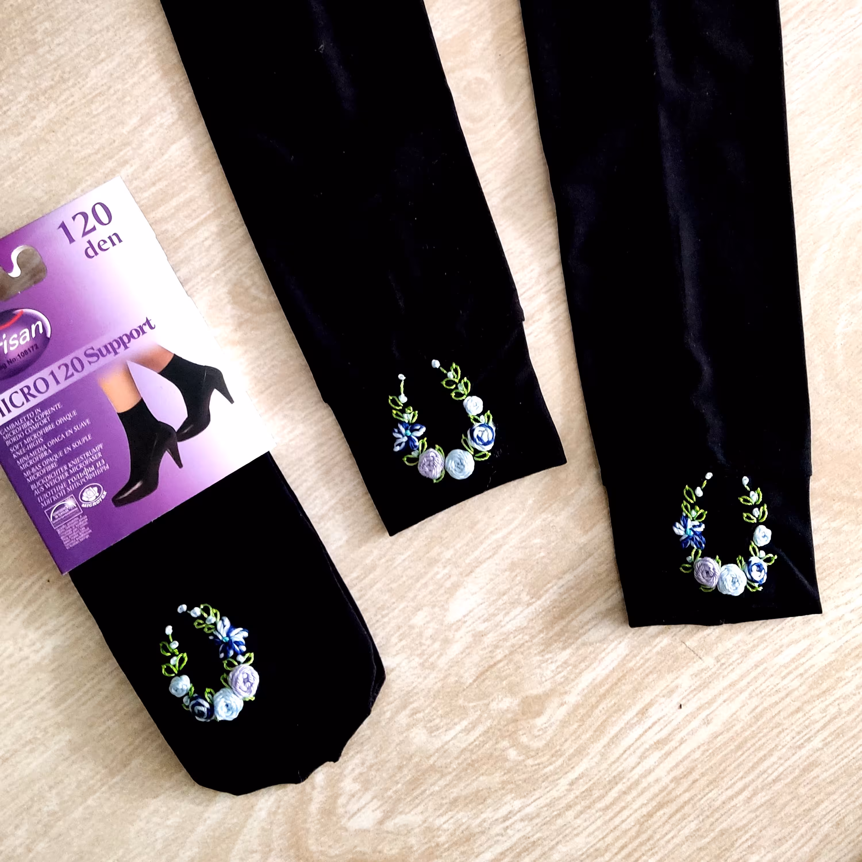 ست ساق و جوراب گلدوزی طرح نعل آبی