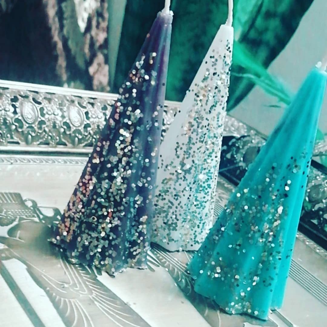 شمع مخروطی در رنگهای جذاب و زیبا، یه هدیه ی زیبا و به یاد ماندنی 