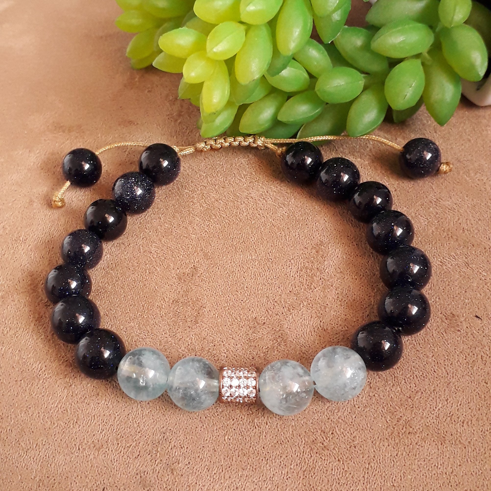 دستبند سنگ جواهری آکوامارین و دلربای سورمه ای