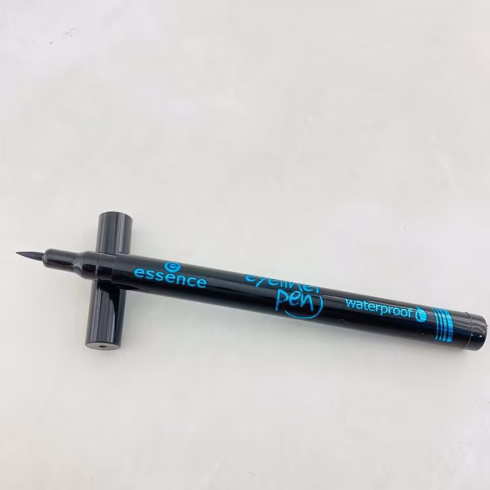 خط چشم ماژیکی اسنس