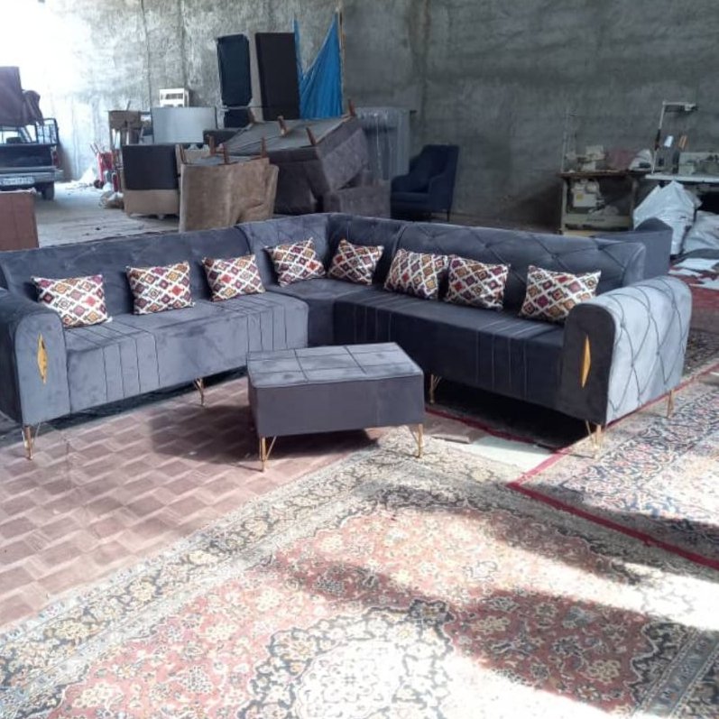 مبلمان راحتی //میز عسلی هم دارد با کوسن