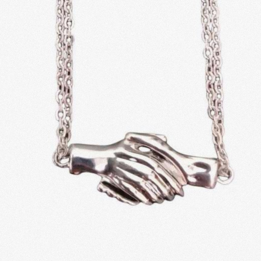 گردنبند استیل دست دوستی مگنتی رنگ ثابت کیفیت عالی رنگ های موجود طلایی و نقره ای و مشکی  مایل دختران و پسران 