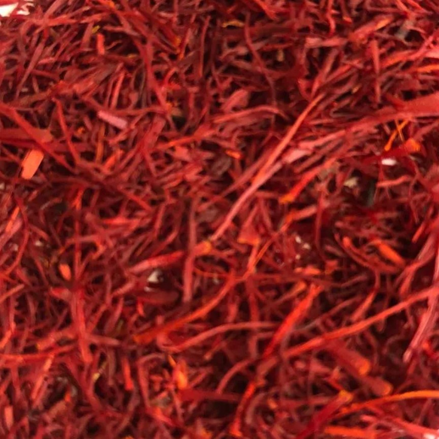 زعفران شکسته قائنات  1 مثقالی سایز بزرگ زعفران نرمه شکسته سایز درشت زعفران قاینات زعفران سرگل  