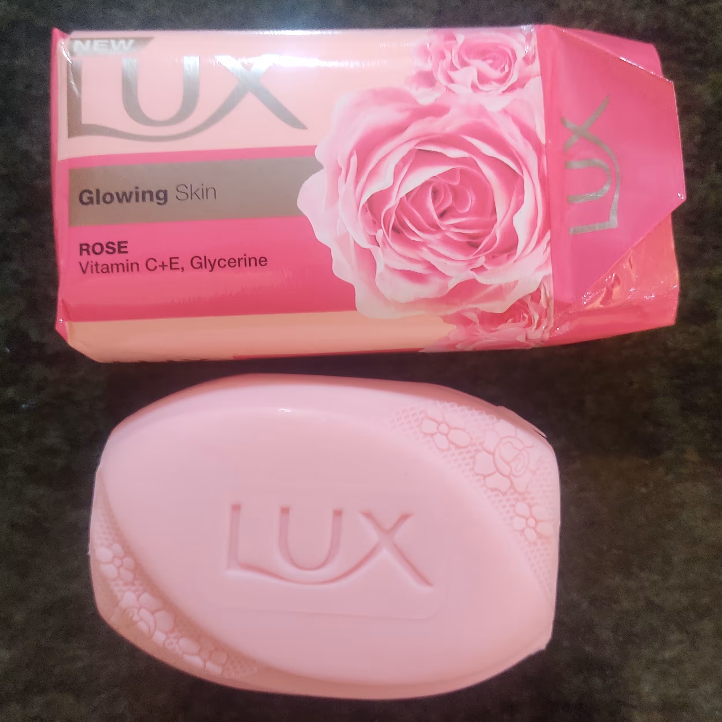 صابون 3 عددی لوکس گل رز صورتی خارجی اصل اورجینال عربستان تاریخ جدید با ویتامین c و e گلیسیرین