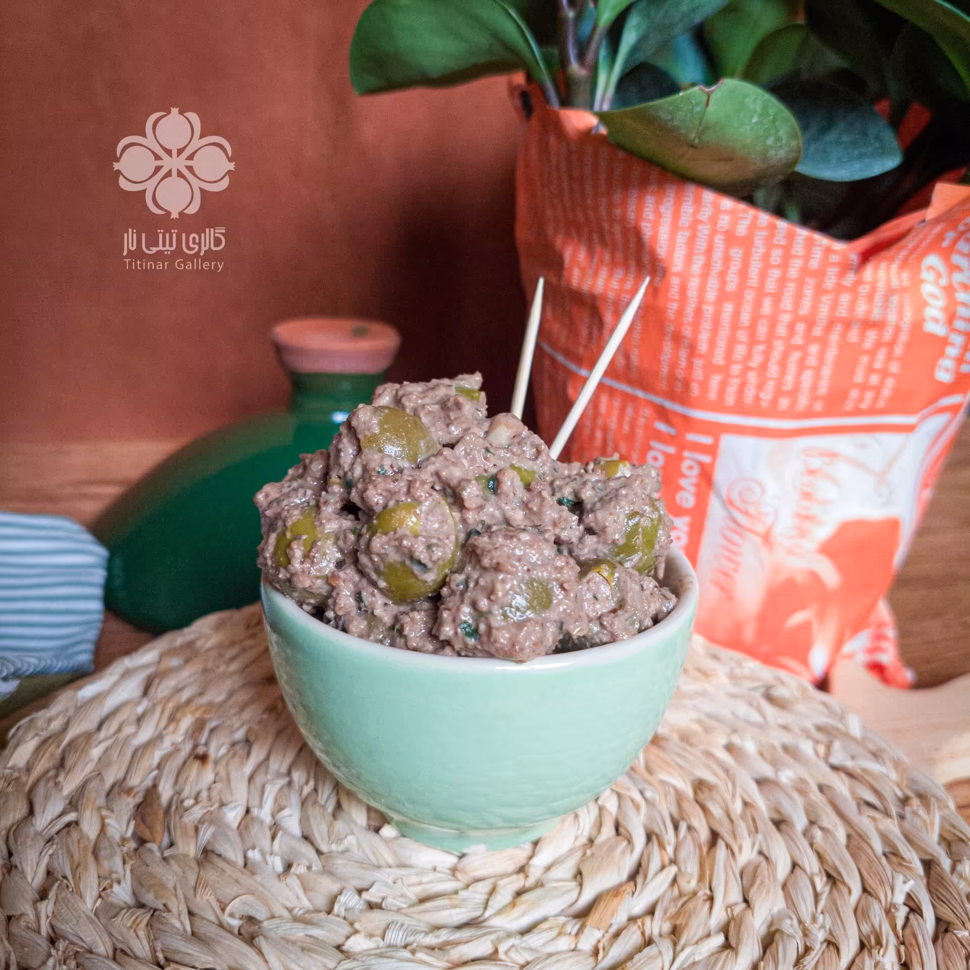 زیتون پرورده رستورانی درجه یک خانگی گیلان  (دونفره 140 گرمی)