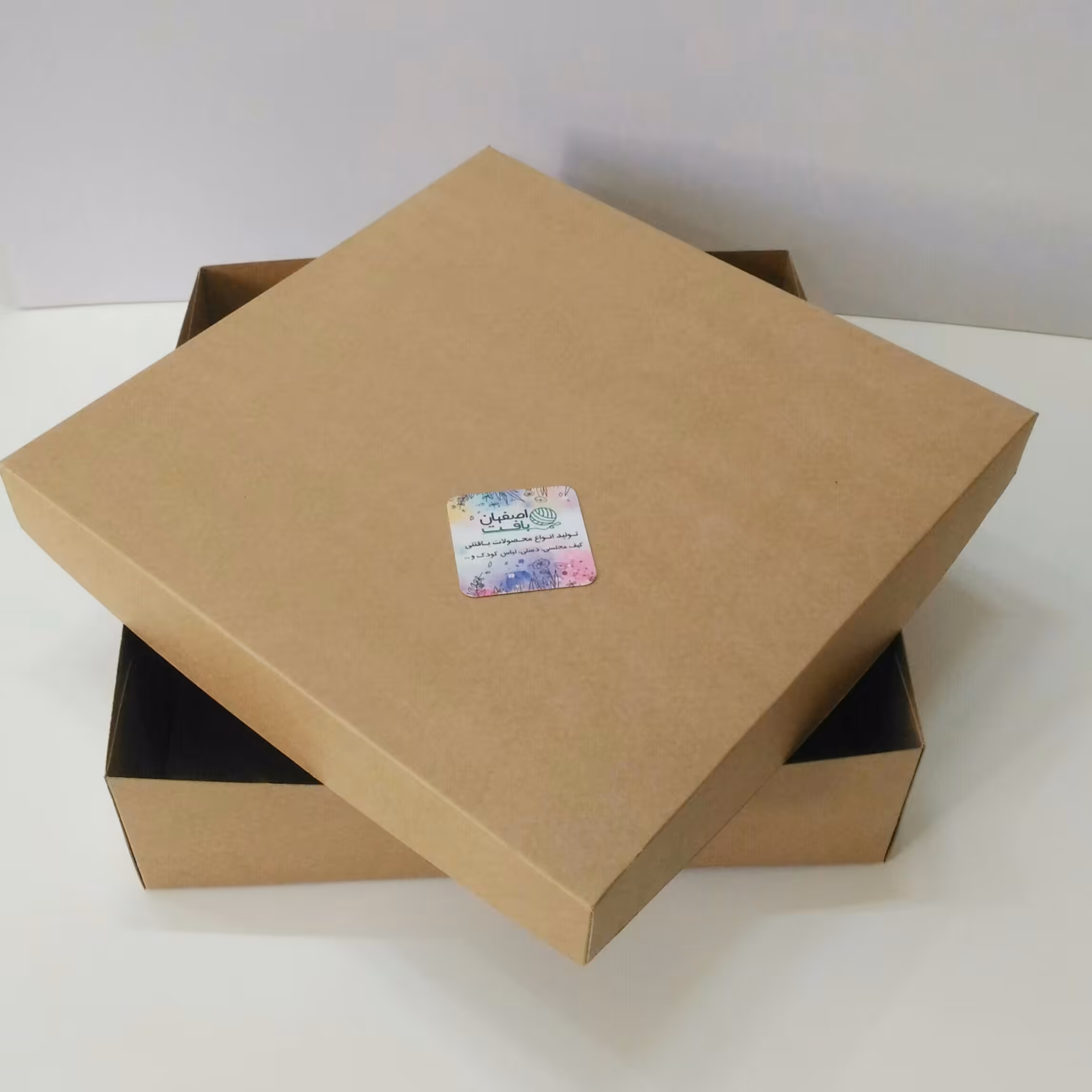 جعبه کرافت بزرگ بدون ویترین 33در 33 با ارتفاع 9 سانت ارسال فقط به اصفهان 