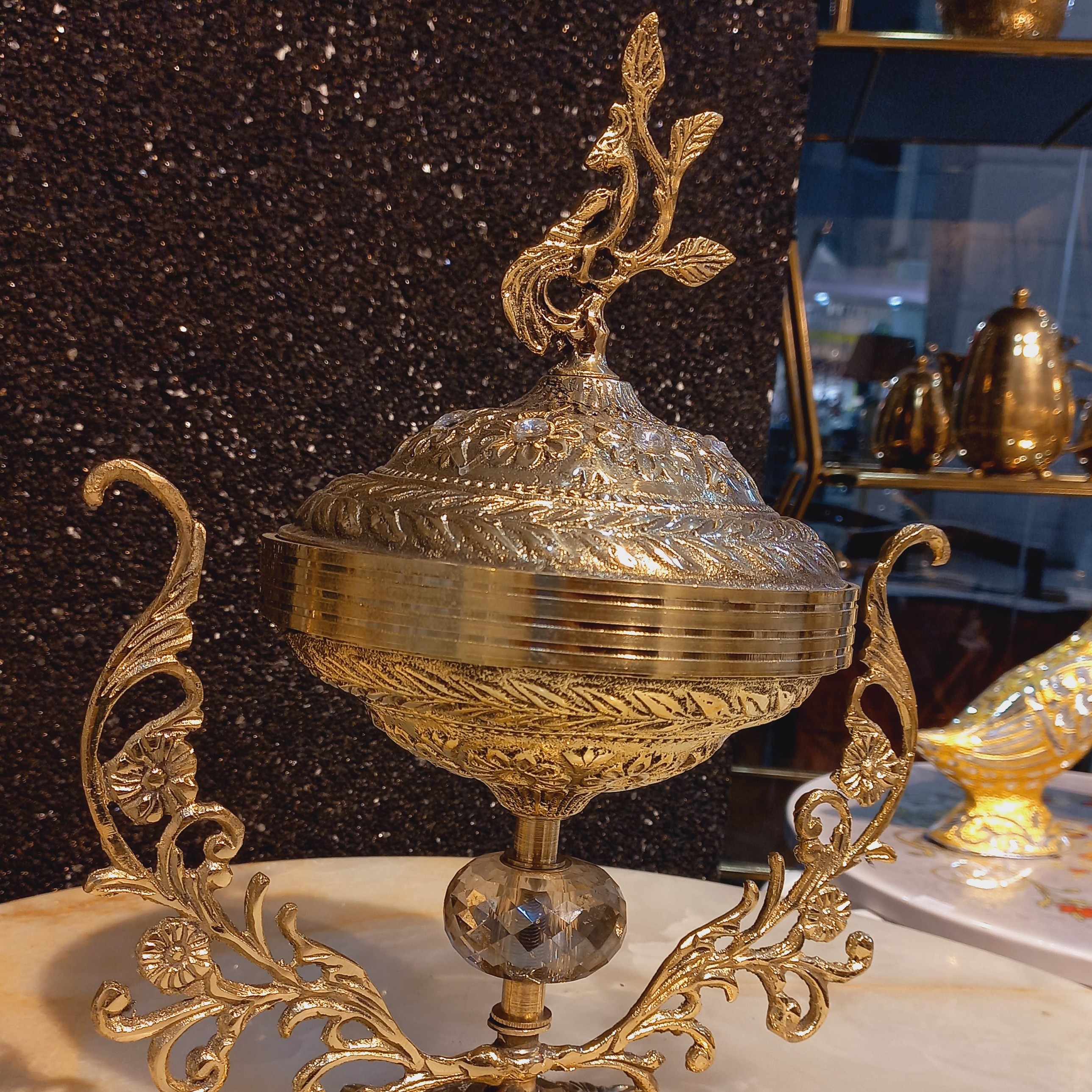 شکلات خوری برنجی(برنز) مدل گل و بلبل  طرح نگین کیفیت و پرداخت درجه یک