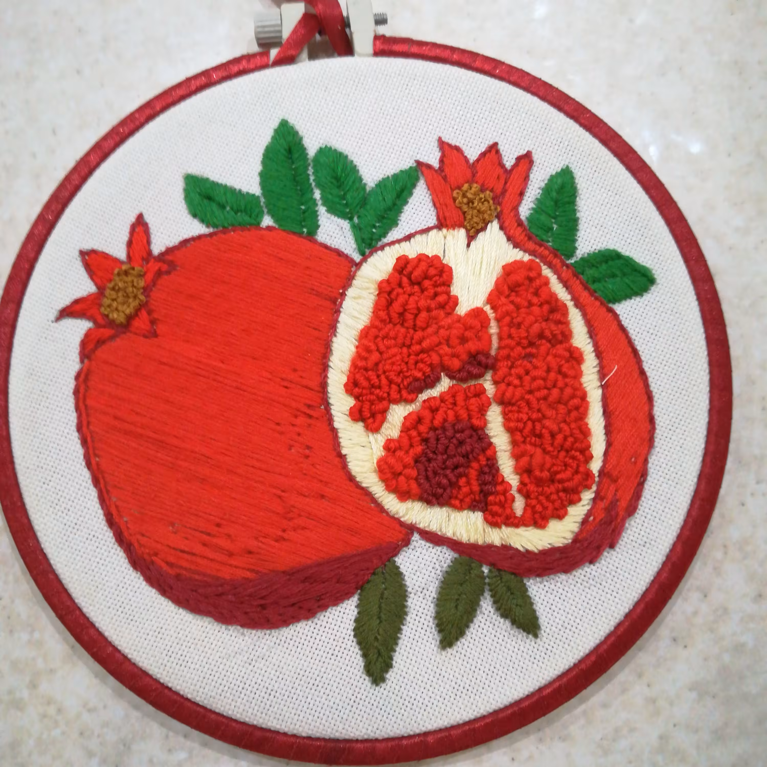 قاب گلدوزی انار