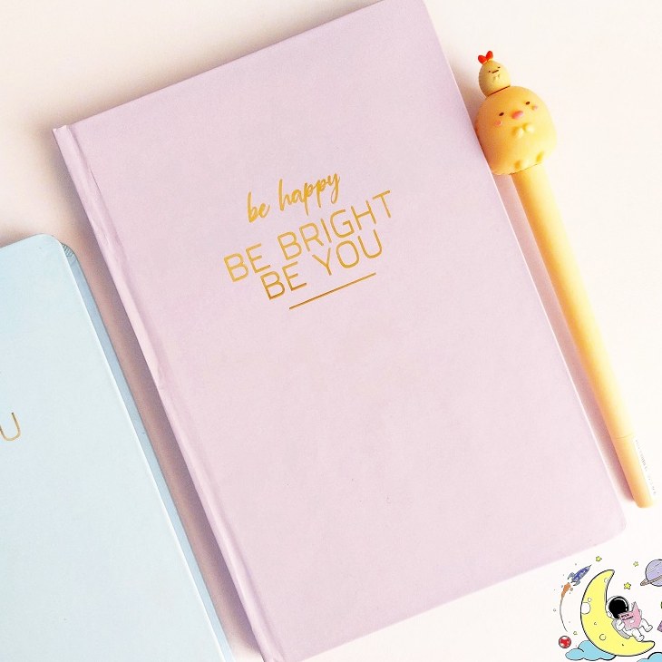 پلنر انگلیسی سالانه ریهوبوم طرح happy رنگ بنفش