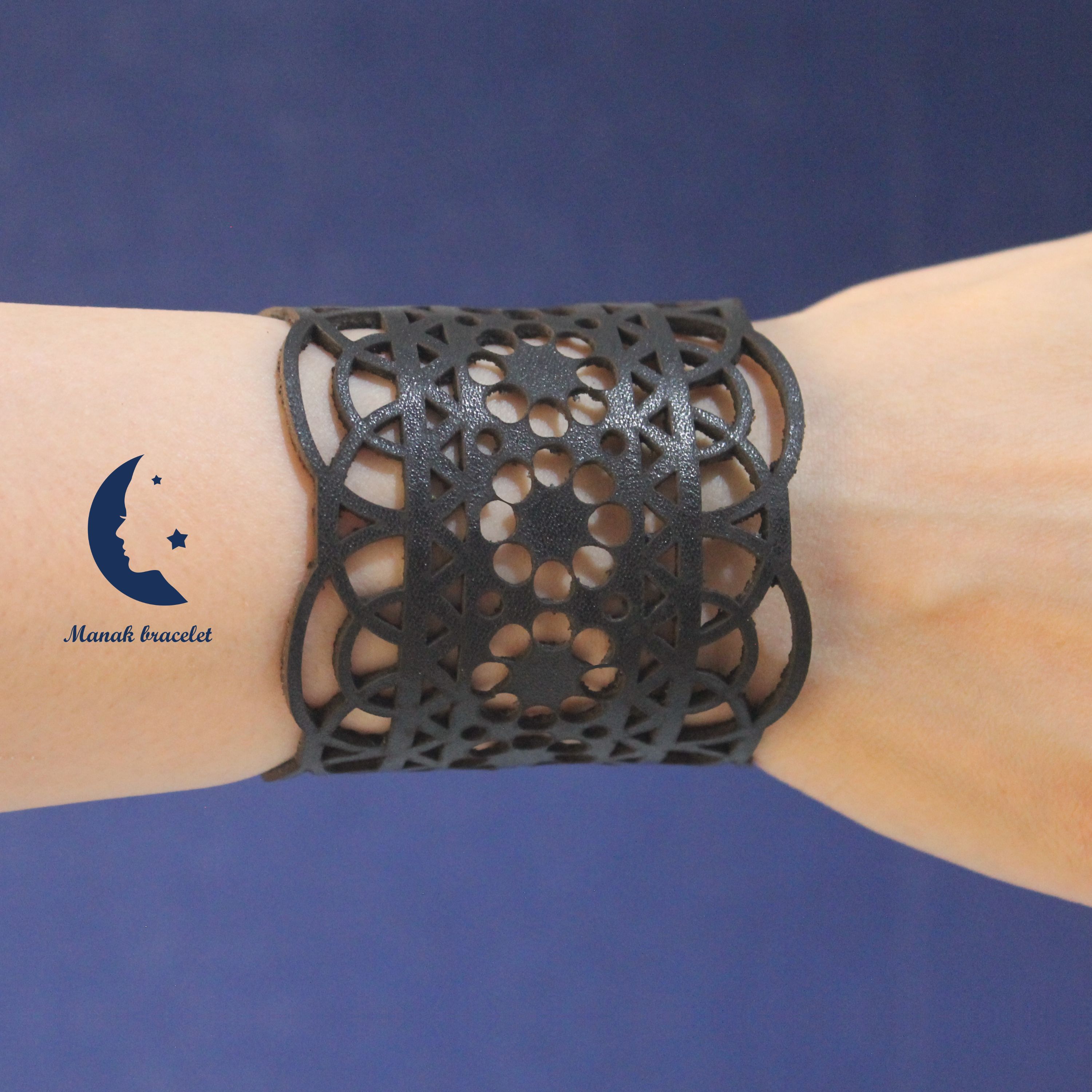 دستبند چرم طبیعی گاوی مدل M-191  