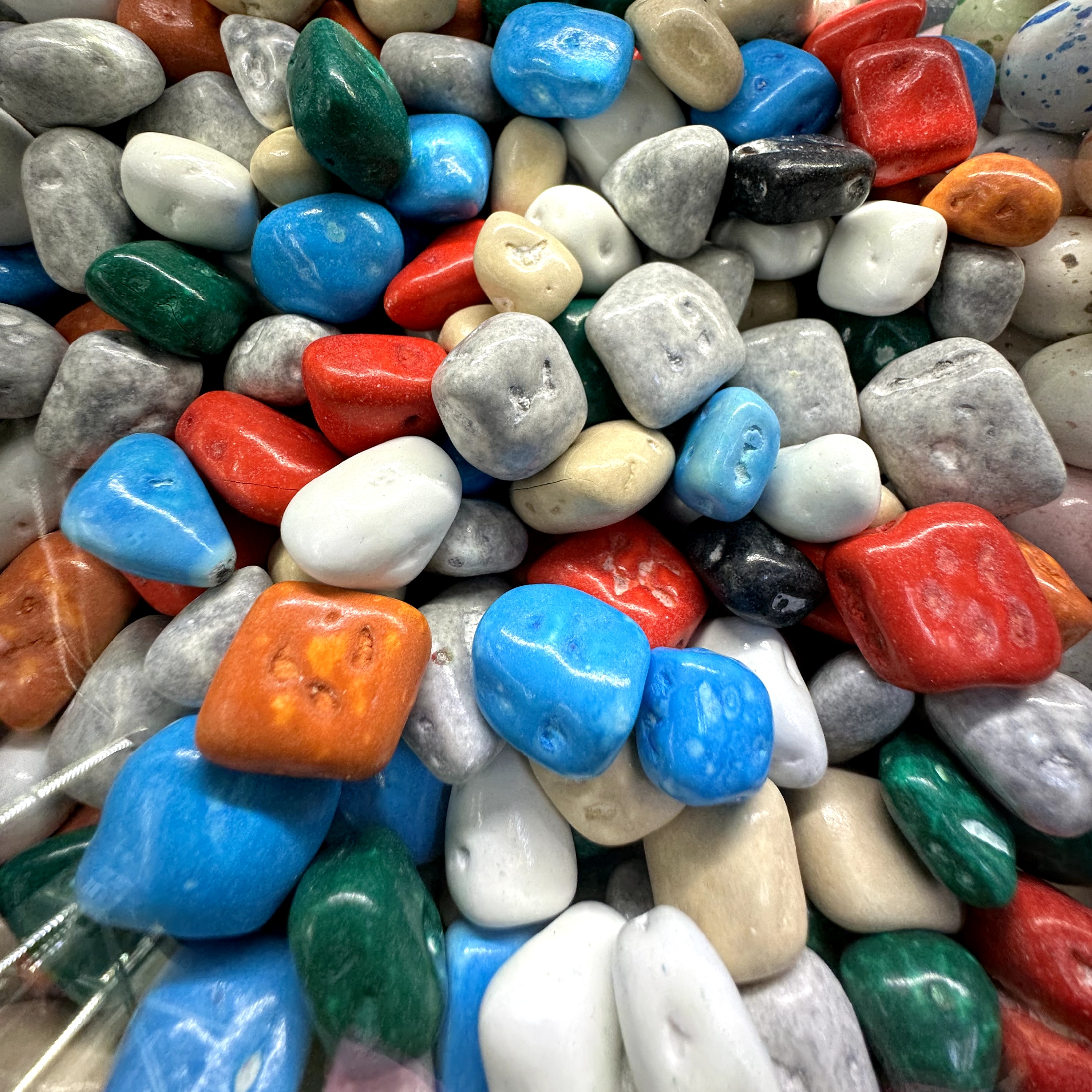 دراژه سنگی رنگی شکلاتی با کیفیت و تازه قافلانکوه 500 گرمی آجیل و خشکبار مهران 