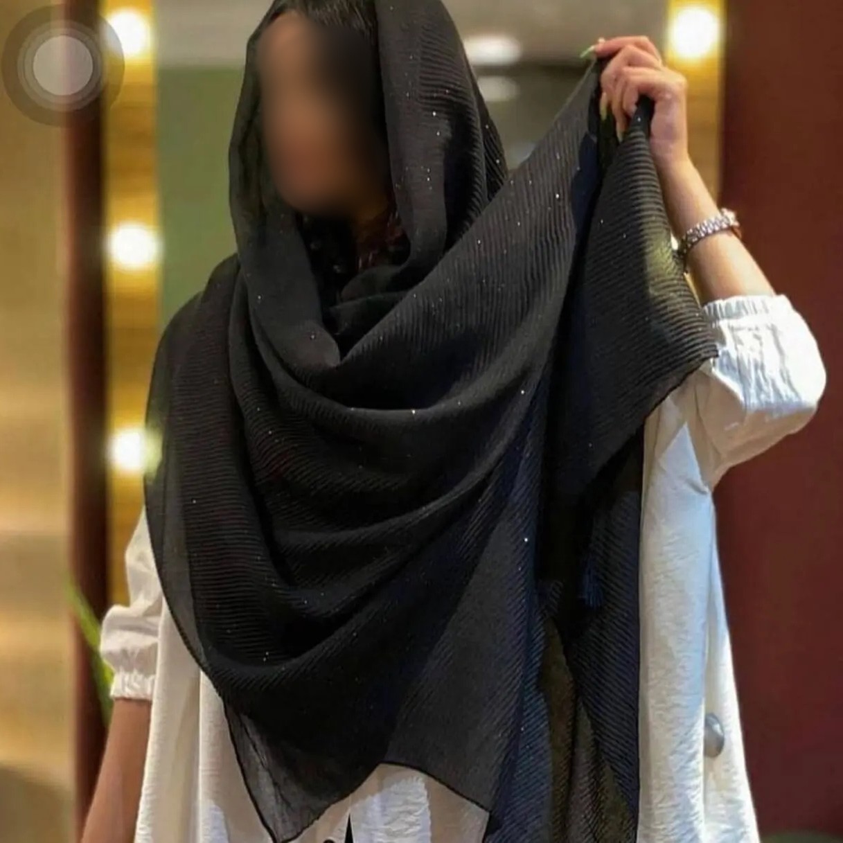 شال  نخی پلیسه شاین دار  وارداتی  رنگ مشکی 
