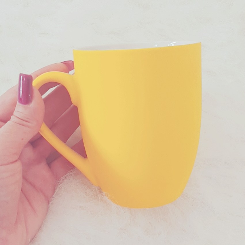 ماگ  سرامیکی دور مخملی (نئونی مات)رنگ زرد بسیار زیبا و باکیفیت