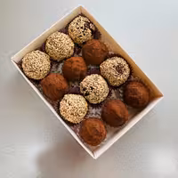 پک 12 عددی ترافل قهوه و کنجد با طعم و بافت بی نظیر 