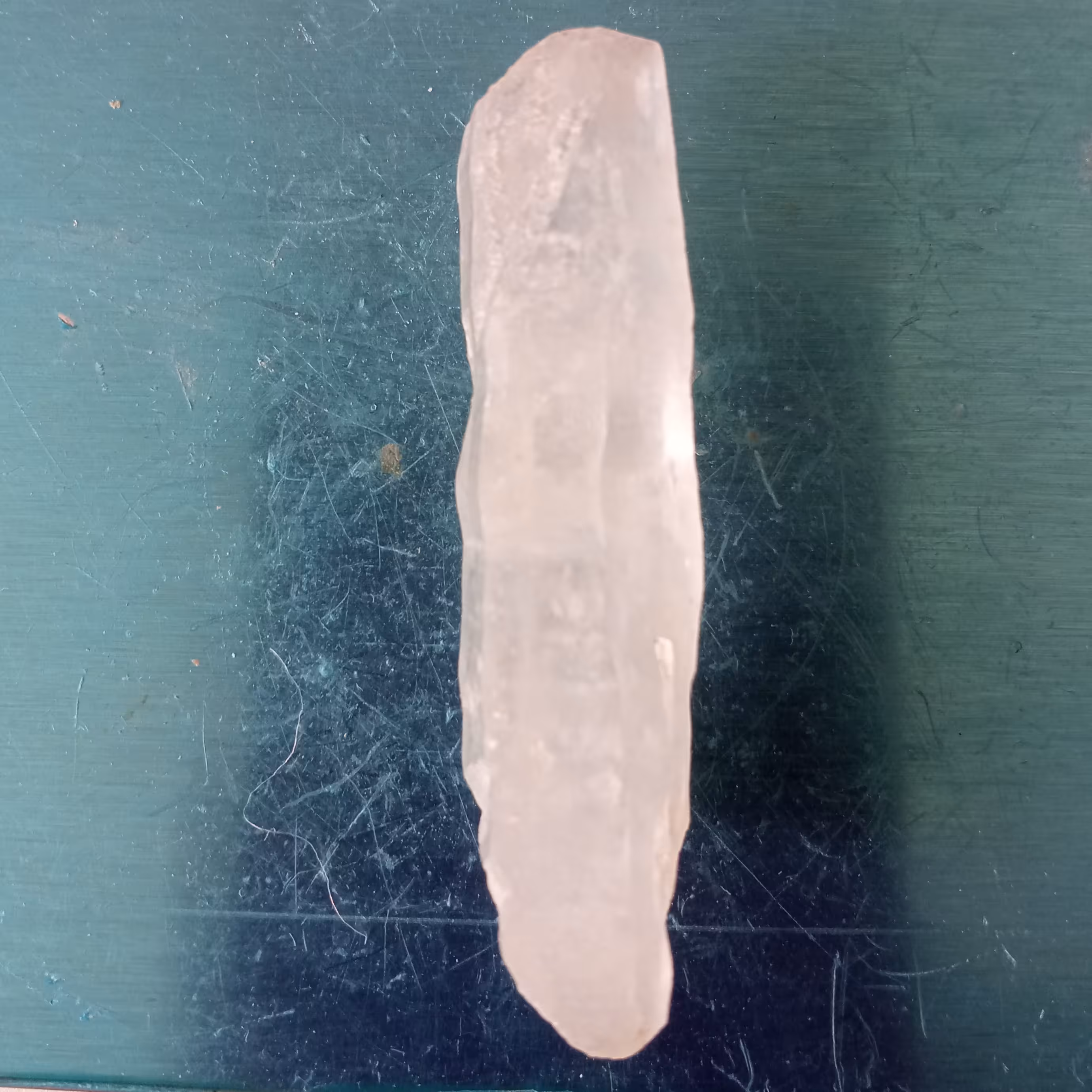 سنگ منشور  کوارتز(مناسب برای قلب و کاهش فشار خون وگرفتگی رگ ها)